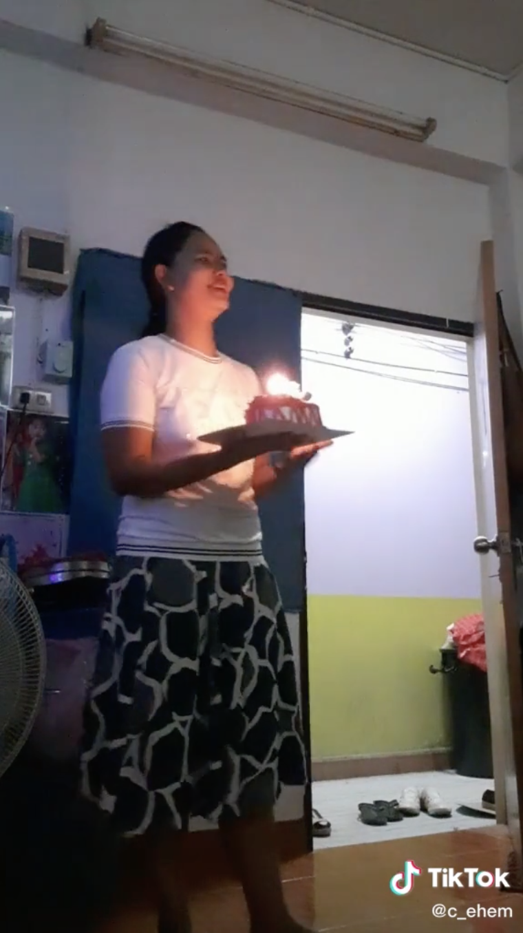Un-happy birthday? Woman tries surprising husband with cake but gets completely ignored | weirdkaya