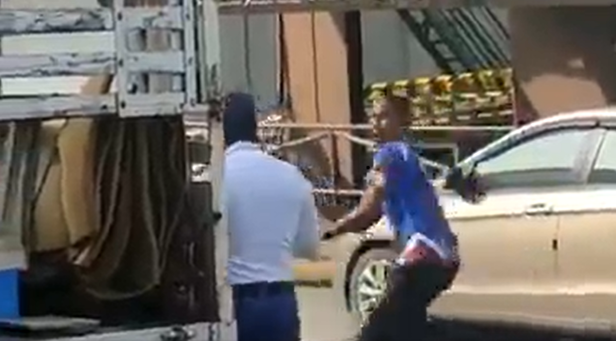 Enraged motorcyclist attack traffic police officer