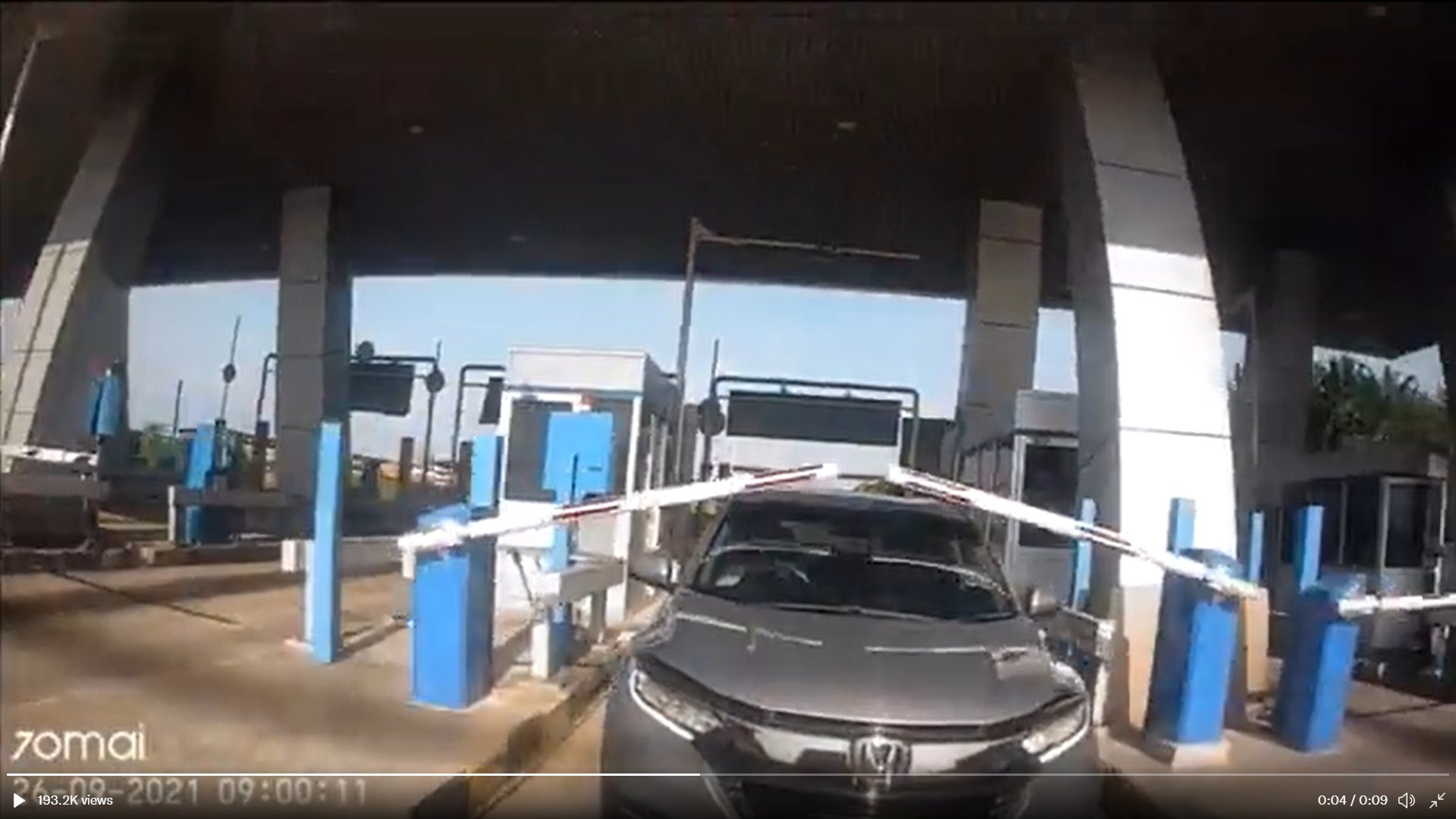 Honda tailgates woman and hits barricade while avoiding paying the toll fee