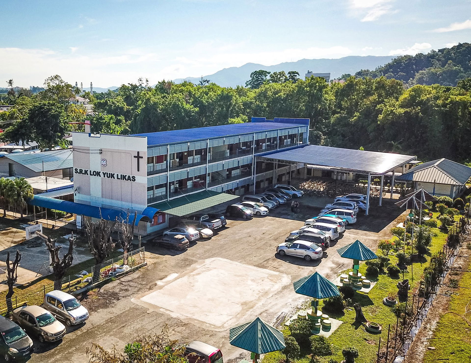 Sekolah Menengah Lok Yuk Likas