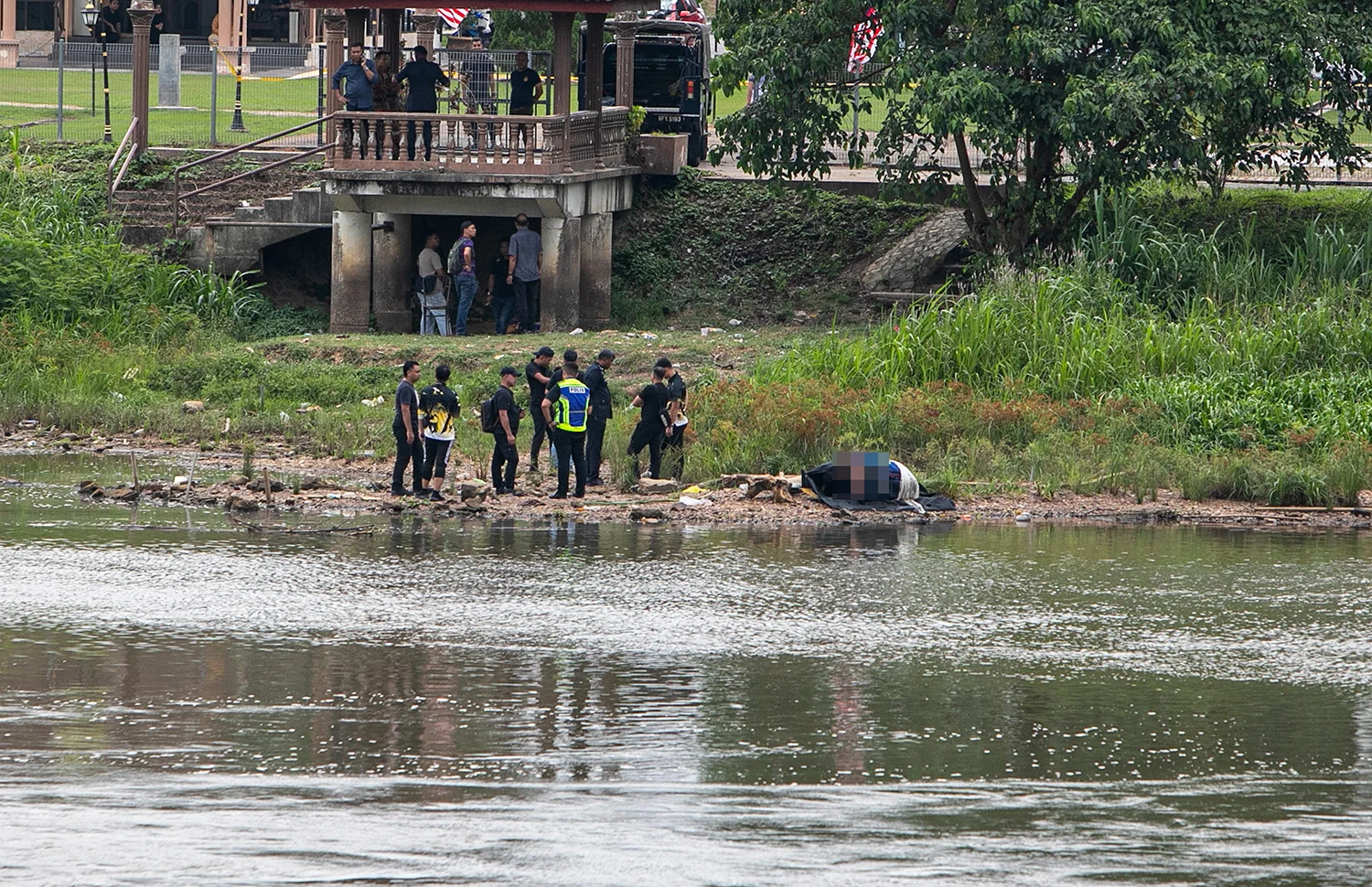 Sungai Perak body in suitcase (2)