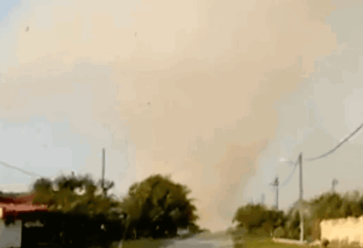 Fierce tornado-like storm hits ipoh, ripping off roofs and damaging 300 homes | weirdkaya