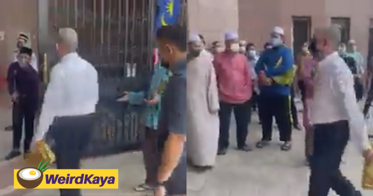 Mosque apologises over alleged double standard in allowing vvips to skip the queue | weirdkaya