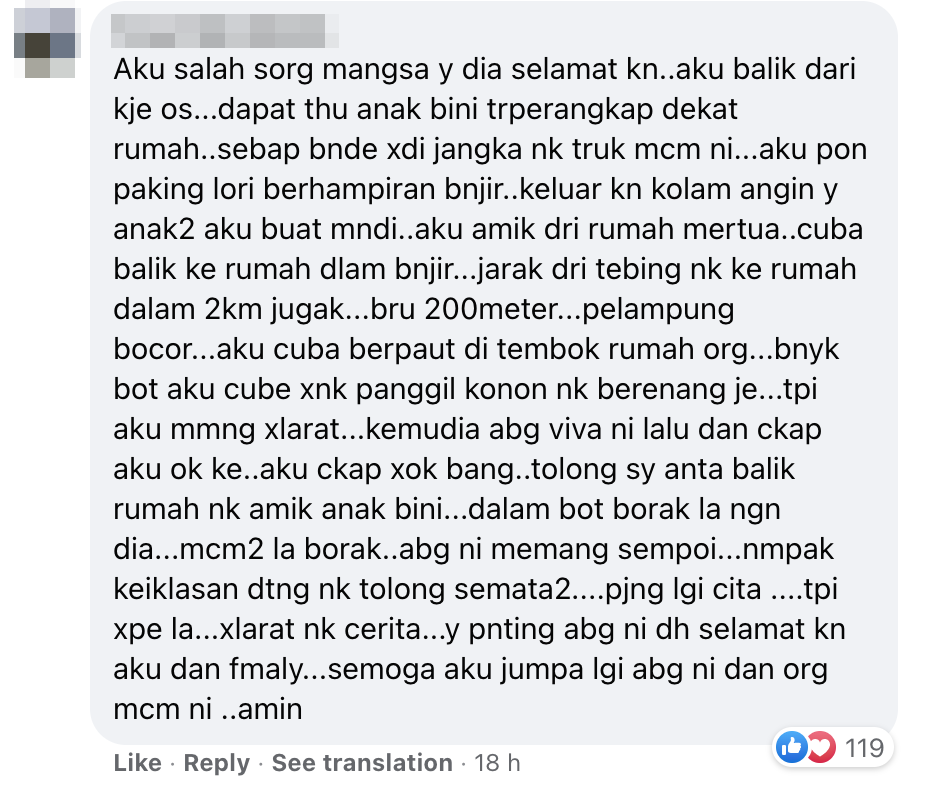 'abang viva' travels all the way to shah alam from malacca to aid flood victims with only rm50 in his pocket | weirdkaya