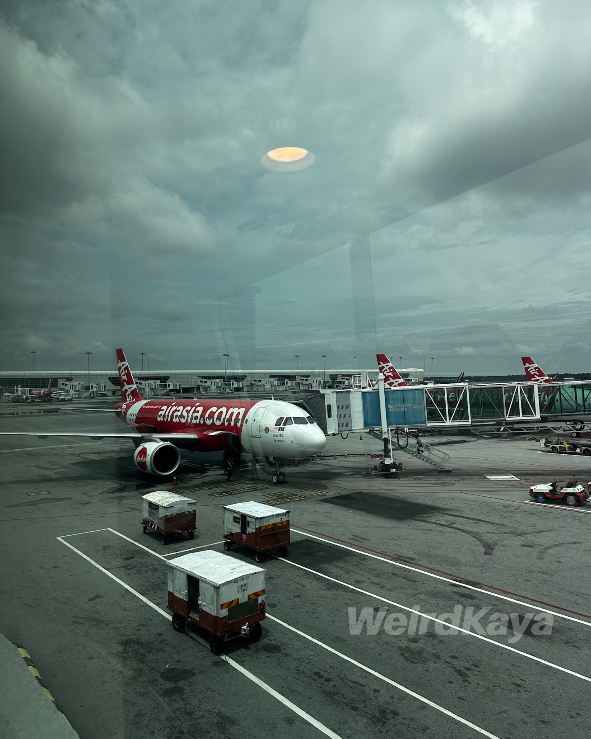 Airasia_airplane_fly_flight