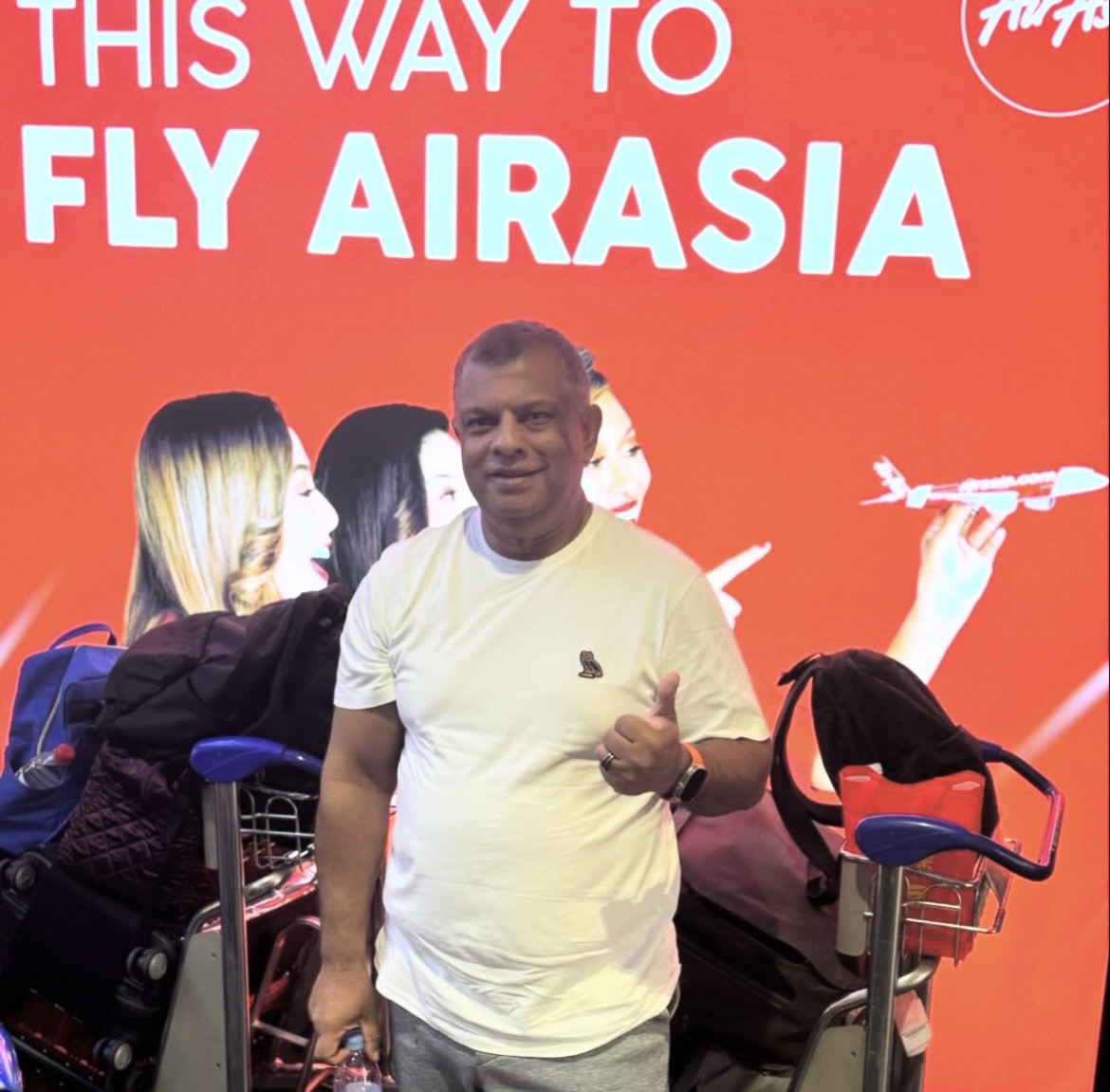 Airasia ceo tony fernandes