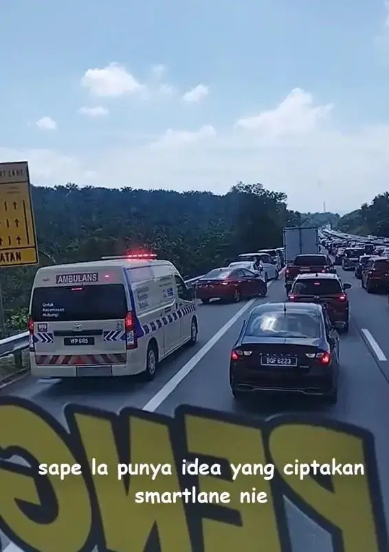 Ambulance stuck at emergency lane