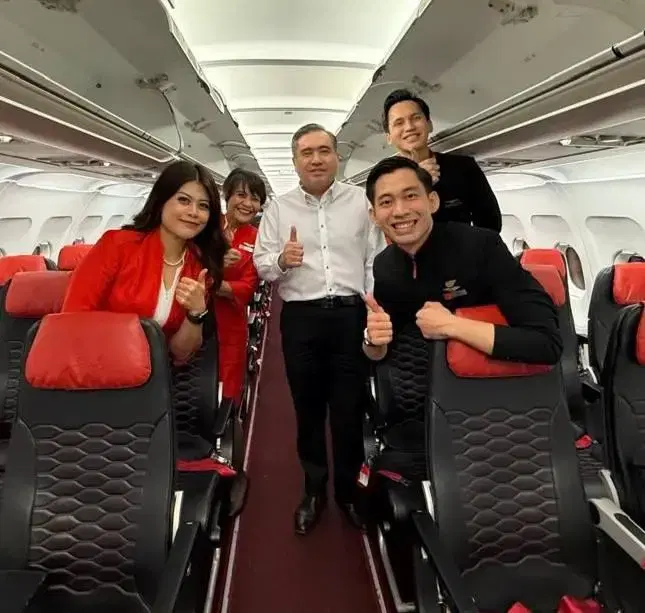 Anthony Loke sends off staff 02