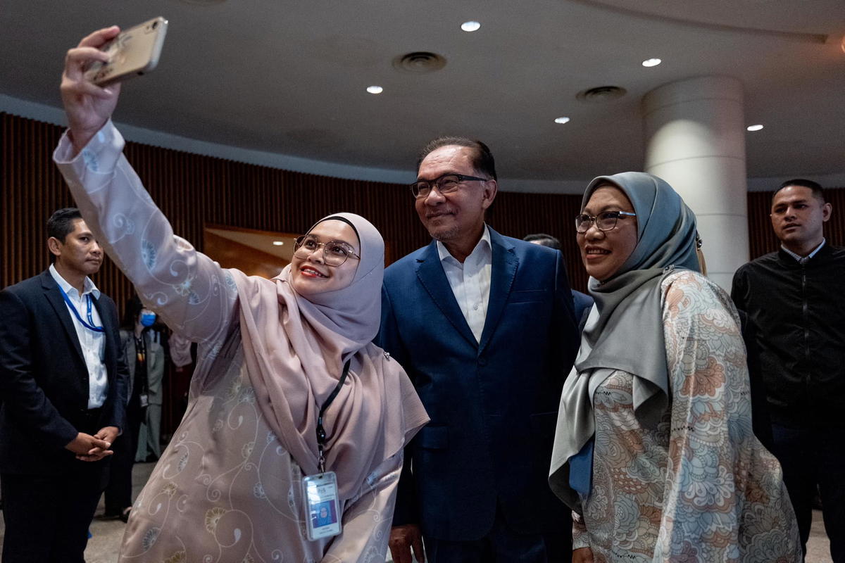 Anwar ibrahim rm1. 5 trillion national debt 1