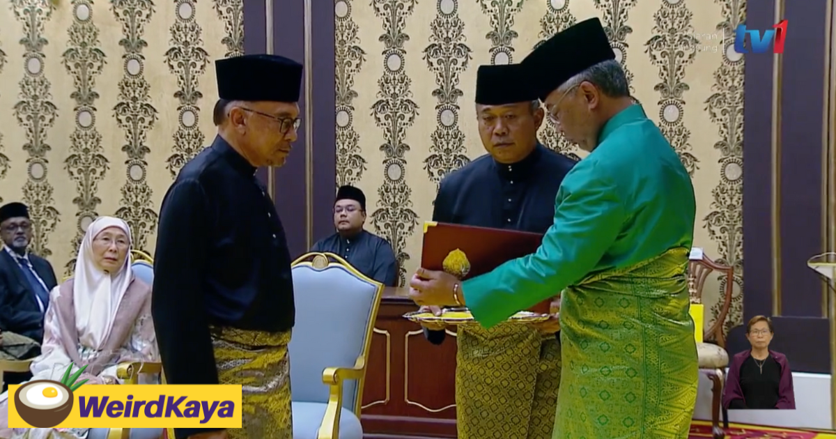 Anwar ibrahim sworn in as 10th prime minister | weirdkaya