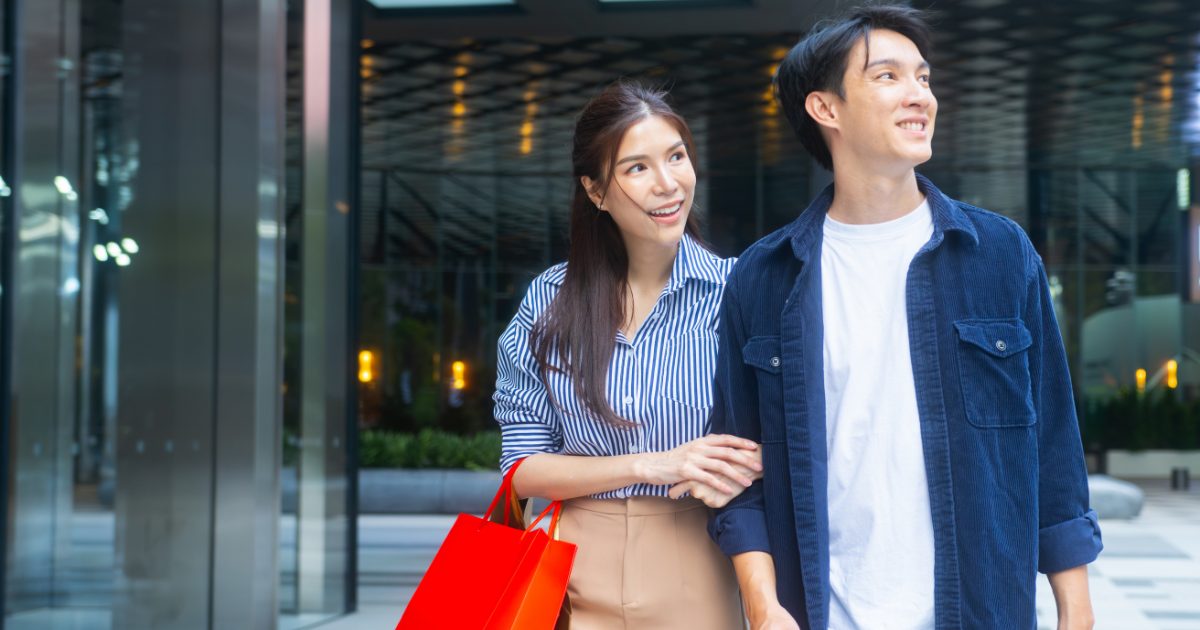 asian couple shopping