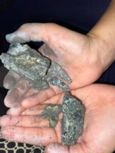 Residents left dejected after discovering rocks alleged to contain gold were... Rocks | weirdkaya