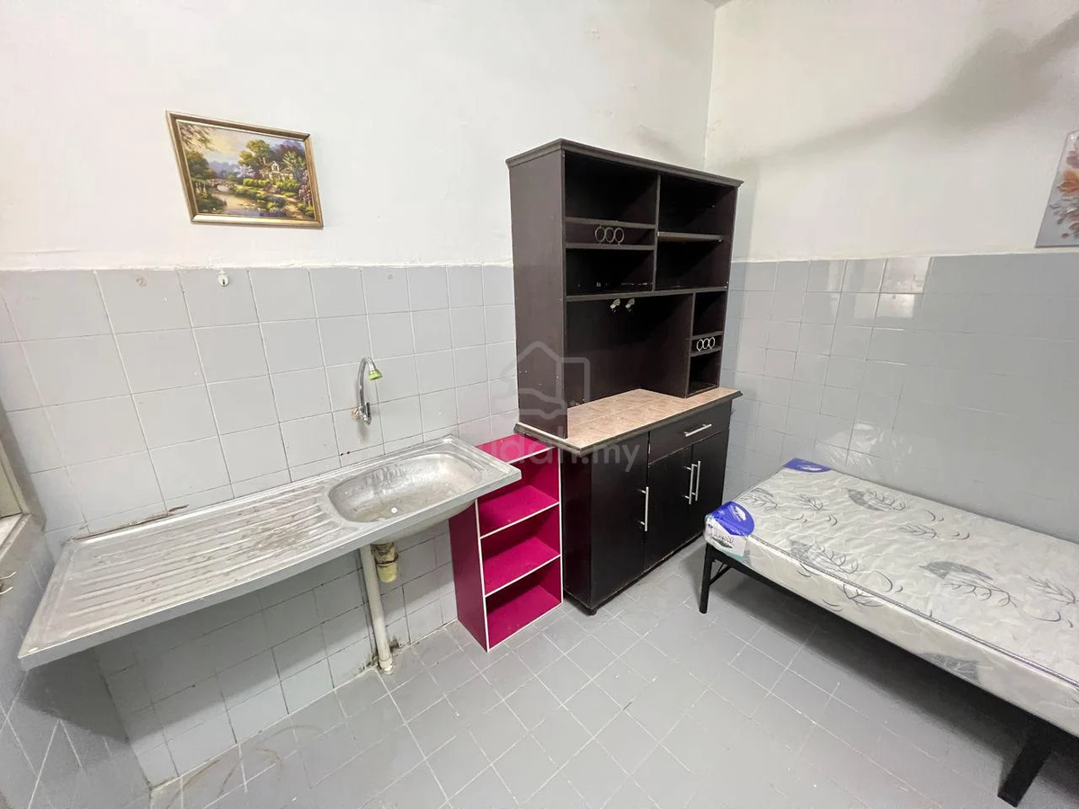 Bed with sink inside room KL (2).jpg