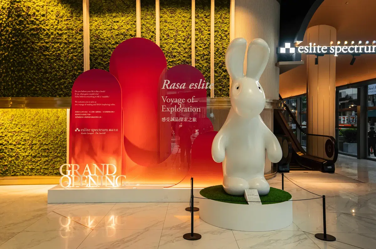 Benrei huang’s rabbit sculpture nini stands watch over the entrance to four themed spaces in eslite spectrum kuala lumpur