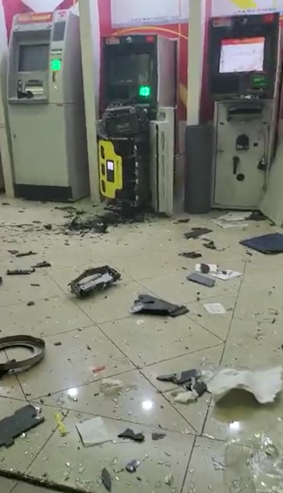 Thieves blow up atm machines in setia alam and rob rm349,000 within 5 mins