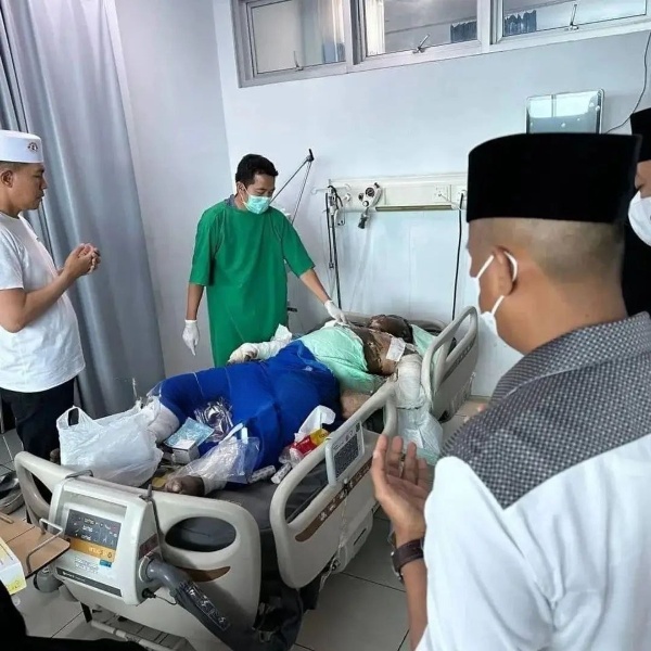 Brigadier fadhilatun nikmah's husband at the hospital