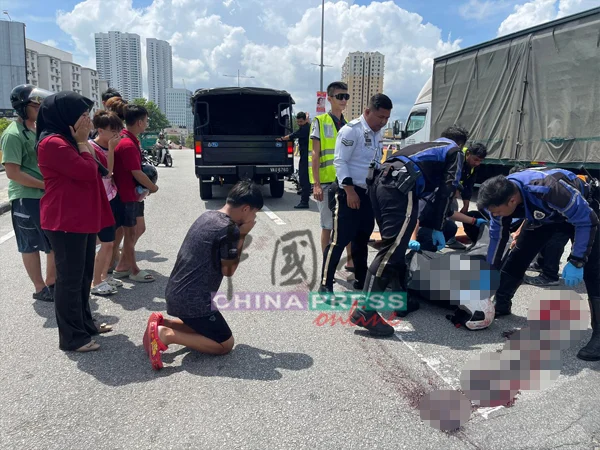 Brother of SPM student killed in accident crying at scene