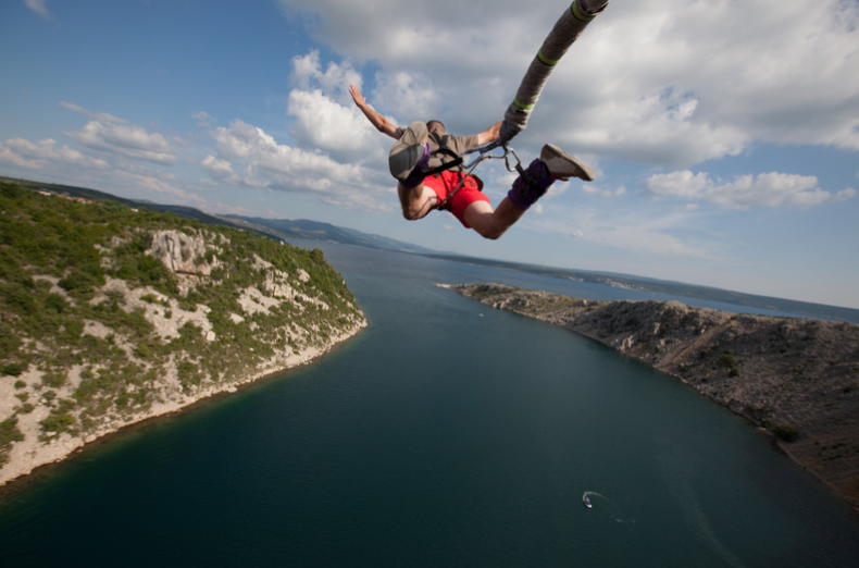 bungee jumping