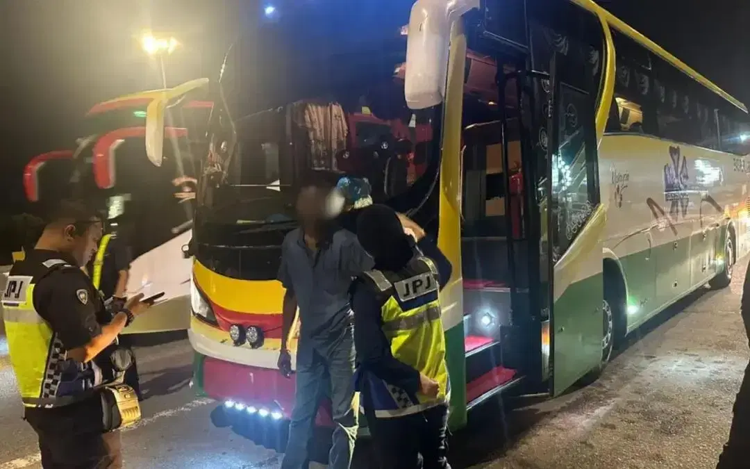bus late night travel