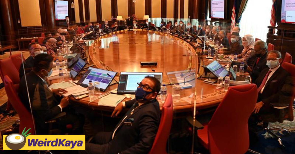 'cabinet shouldn't be too small or else minister will be burdened with work,' umno information chief says | weirdkaya