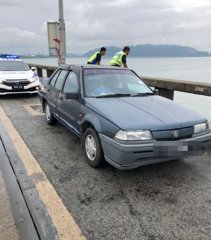 43yo m'sian man jumps off penang bridge, body brought back to shore by authorities