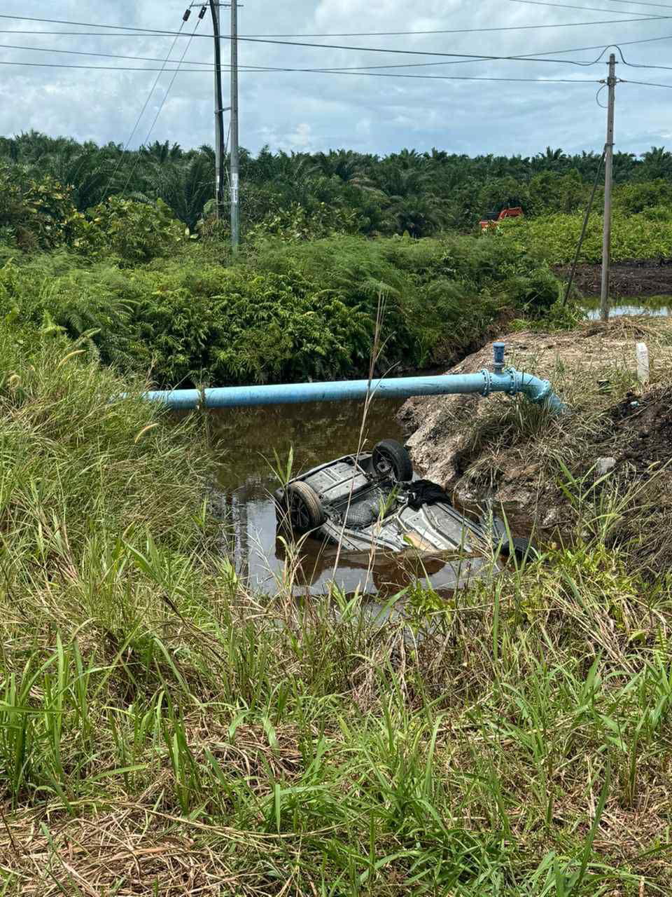 car submerged into the train