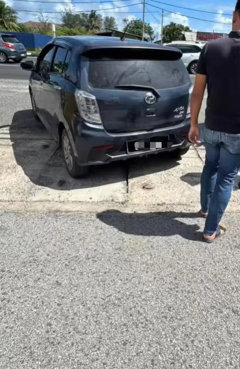 Car used in failed gold chain heist