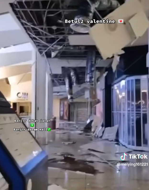Ceiling collapses at queensbay mall