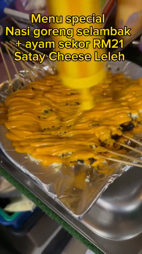 'hello pulis! ' - m'sians put off by video of ipoh restaurant serving satay with cheese | weirdkaya