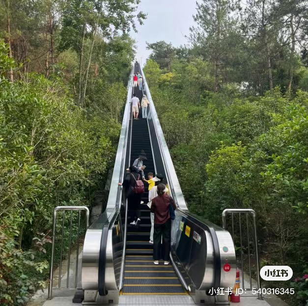 China escalator mountains 3