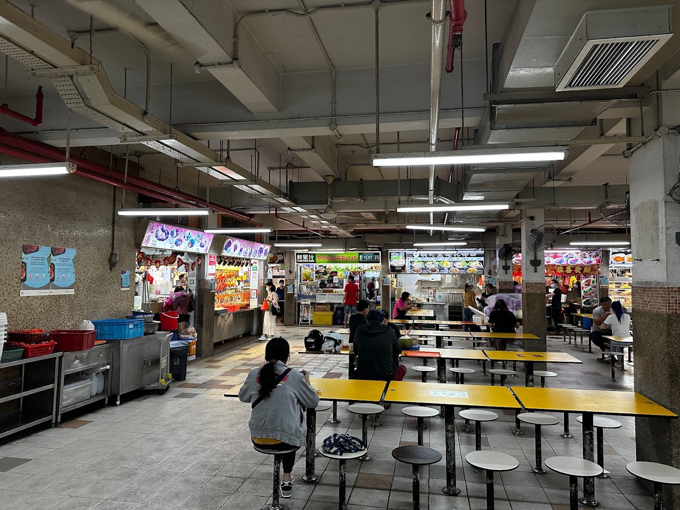 Chinatown's people's park food centre in singapore