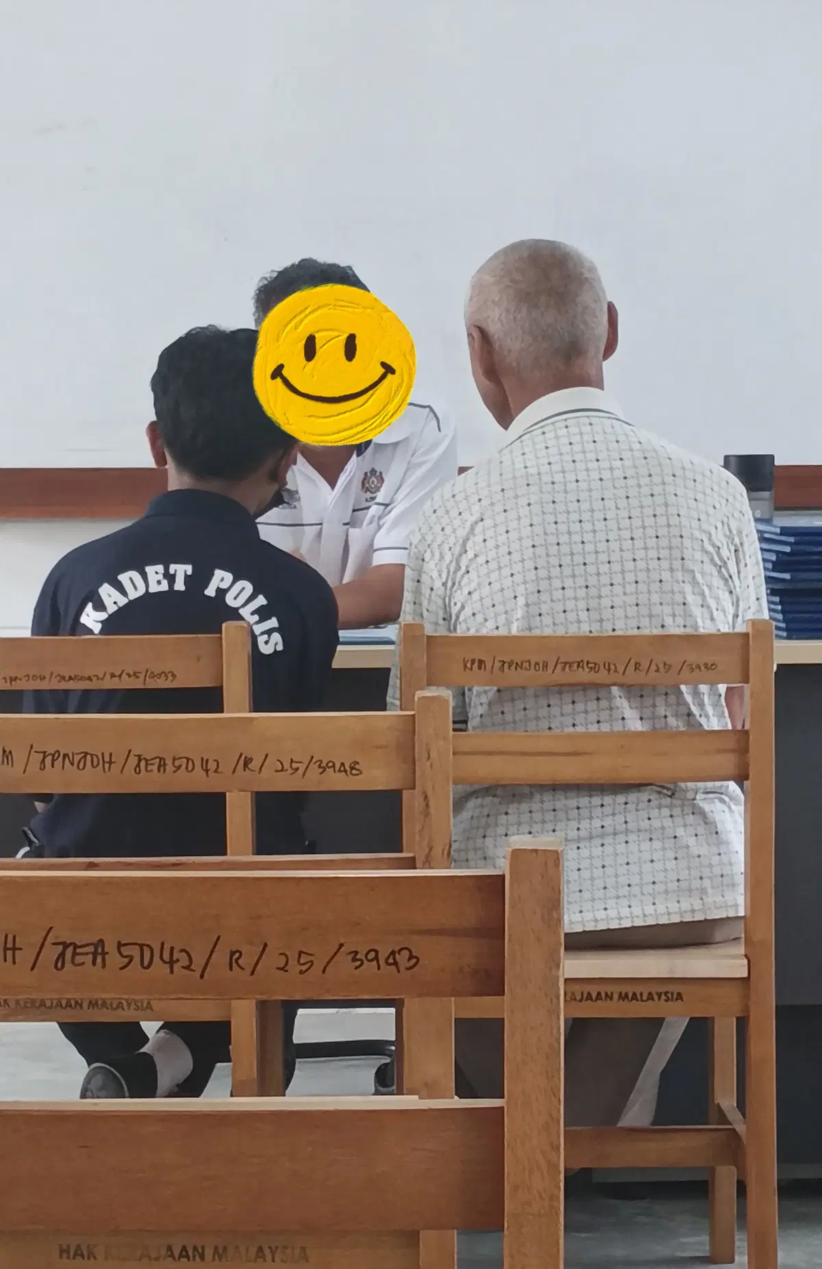 Chinese man attend report card day for neighbour