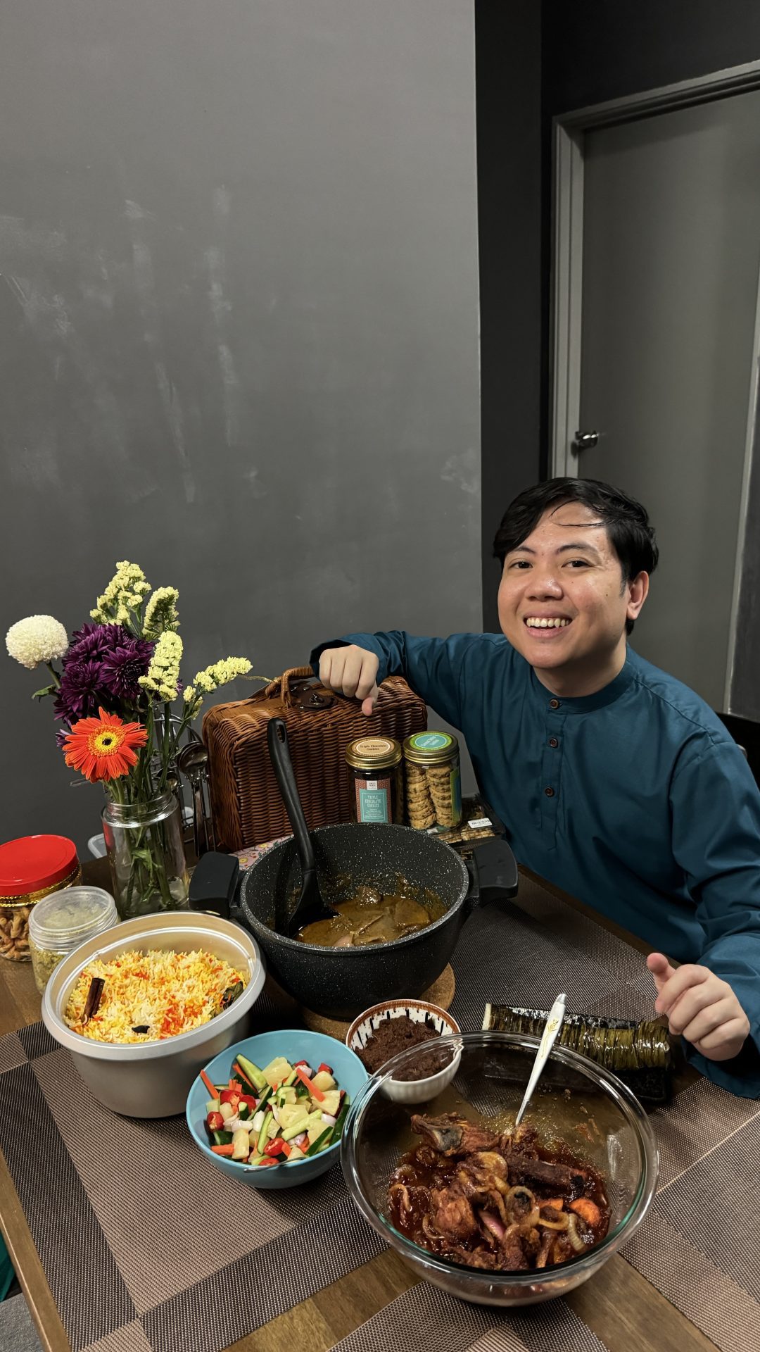 Alif Cooking for Family (Raya)