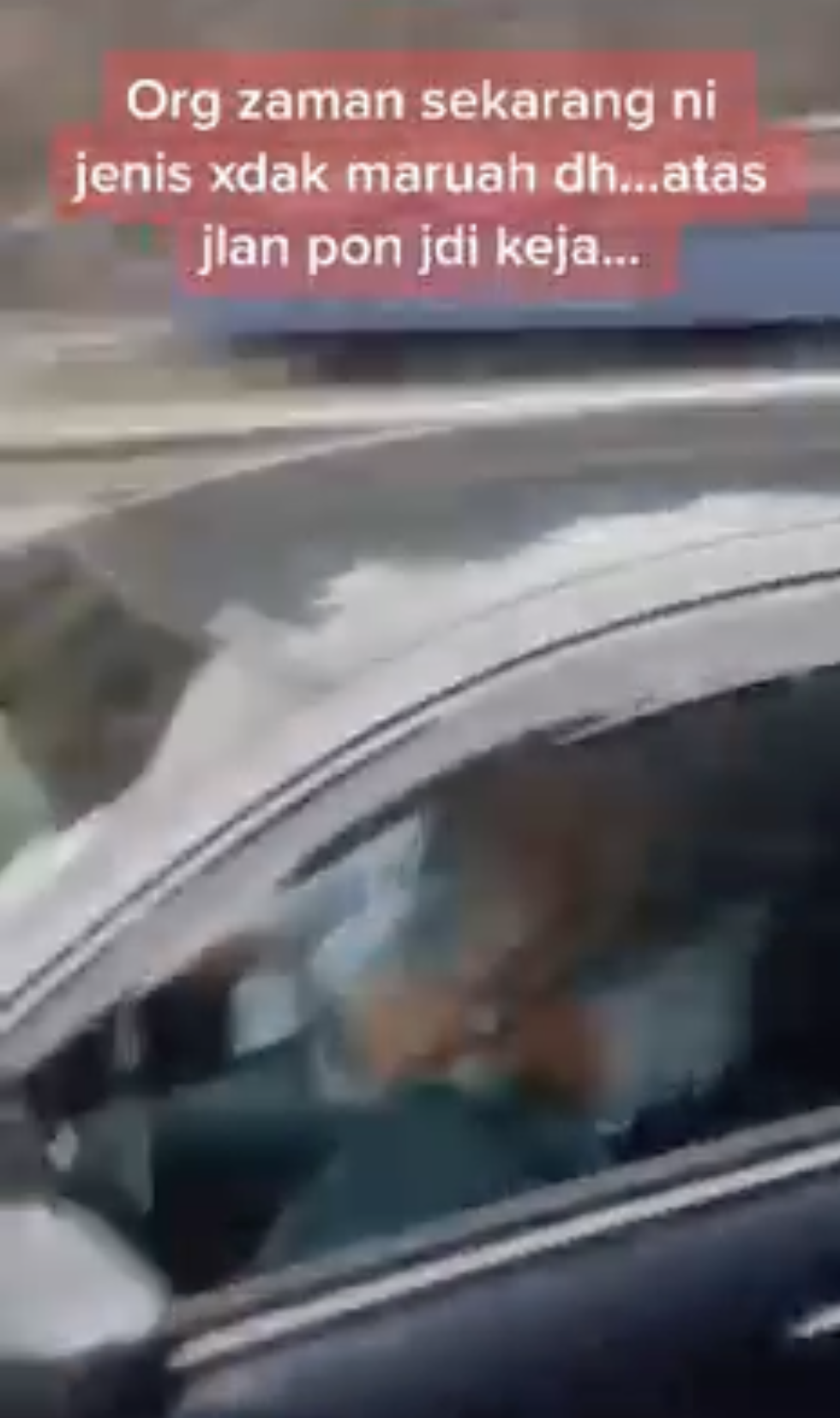 Couple caught having nsfw fun while driving along the nkve highway | weirdkaya