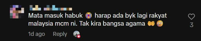 M'sian Couple Gently Support Elderly Makcik To Prevent Her From Falling On Escalator comment 3