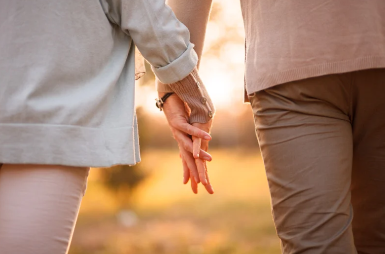 couple holding hands
