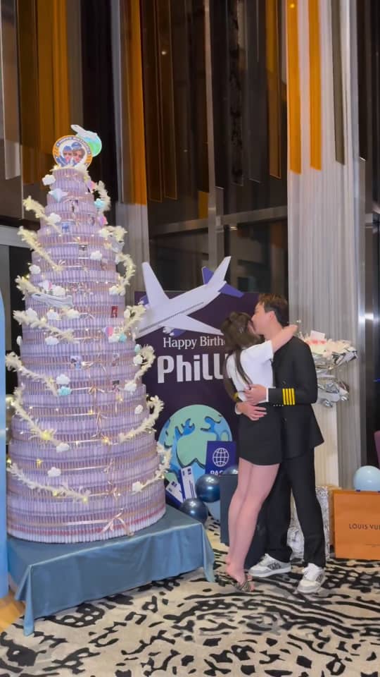 M'sian influencer surprises husband with cash cake worth rm300k for his birthday | weirdkaya