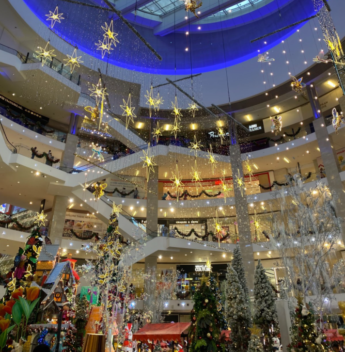 Year-end sales in malaysian malls