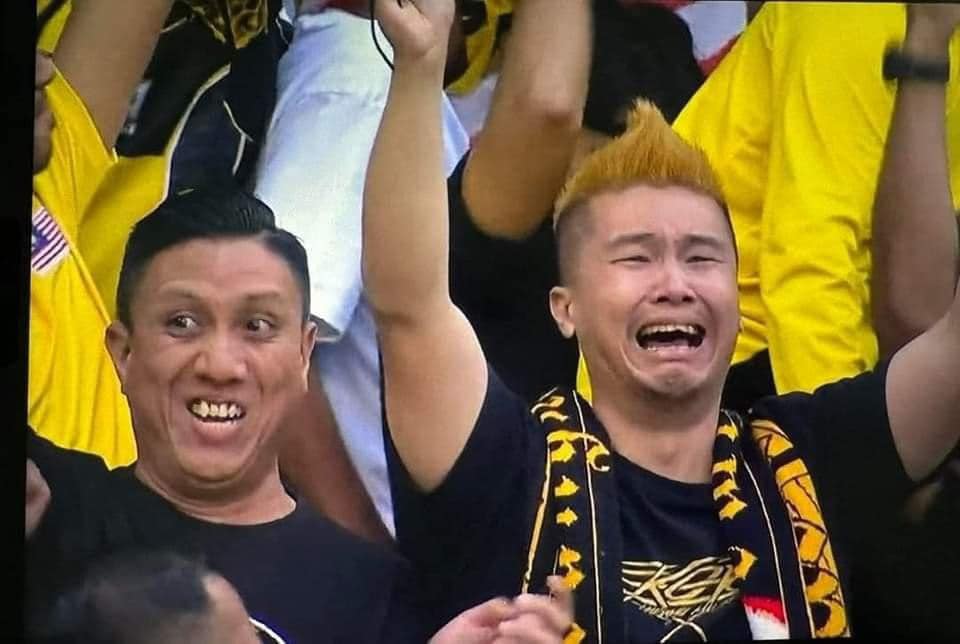 M'sian pub offers free beer and new motorbike to football fan who sold it to watch asian cup match | weirdkaya