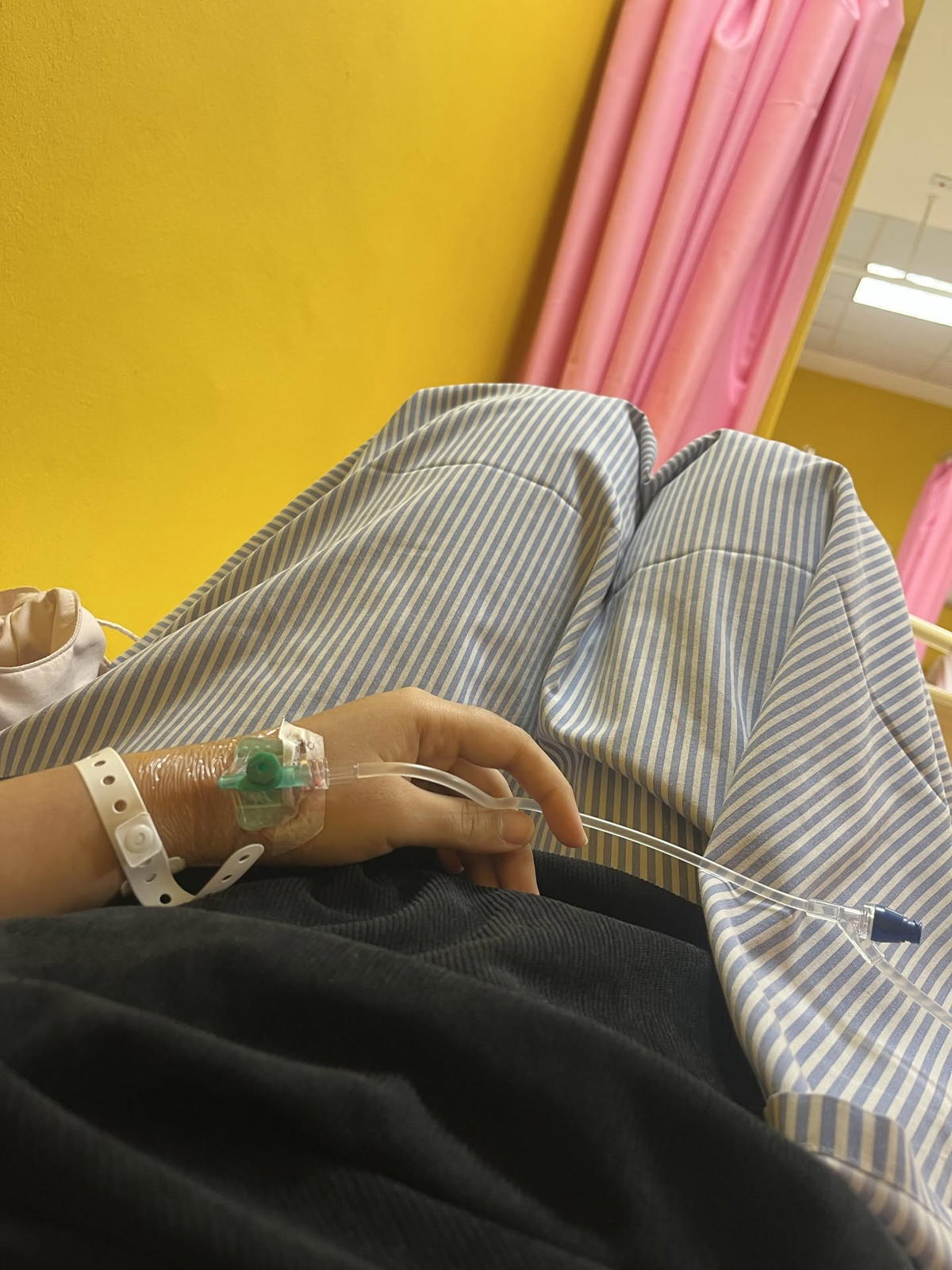 “Don’t Worry About Money” — M’sian Driver Helps Sick Passenger Who Only Had RM30 & No One Nearby