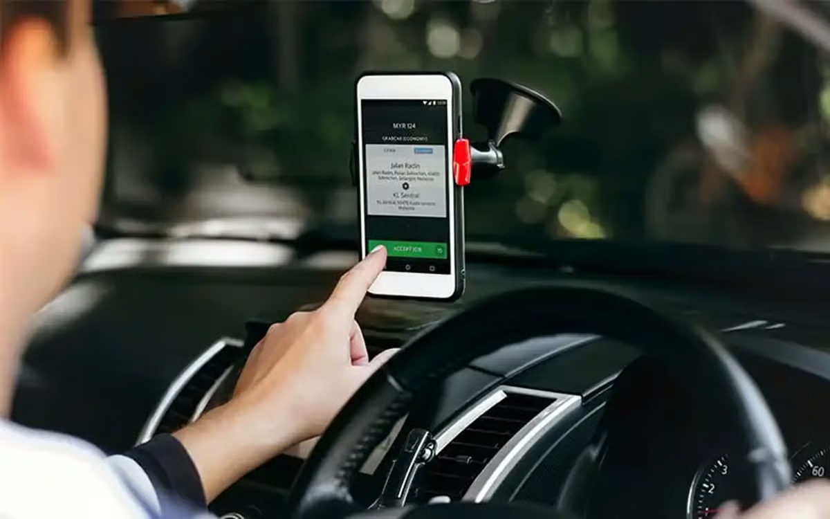 E-hailing driver at work