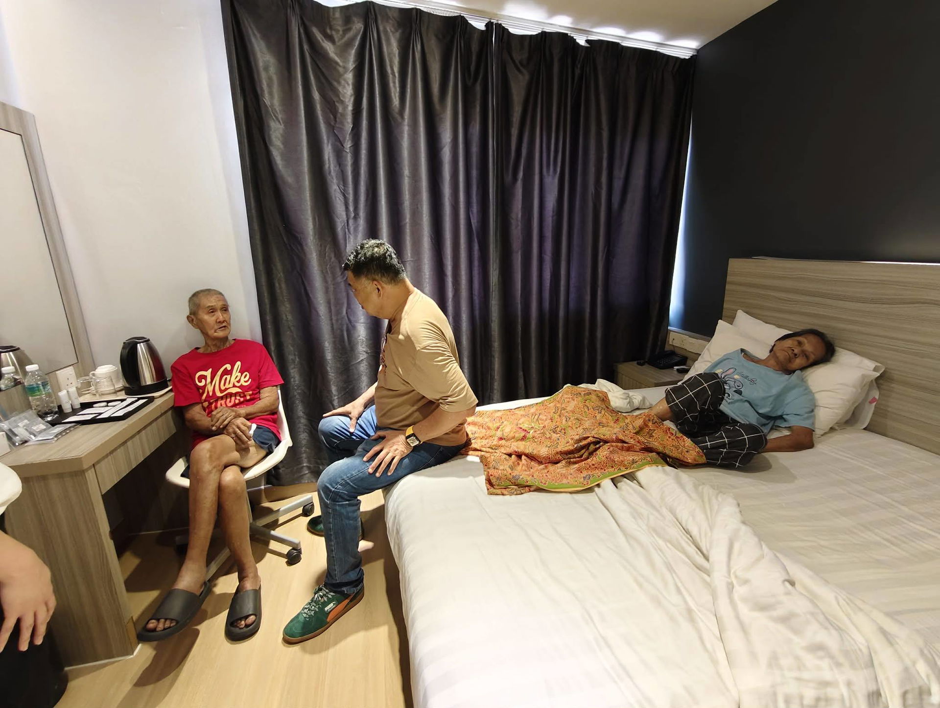 elderly couple with uncle kentang