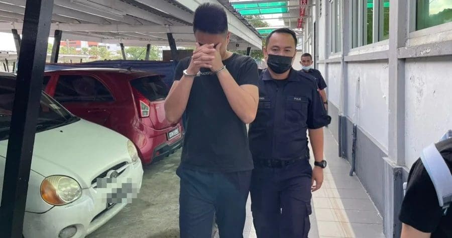 Sibu Auxiliary Police Officer Steals RM1000 From Man Who Asked For Help With ATM