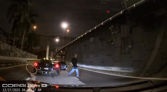 Ferrari road rage (3)