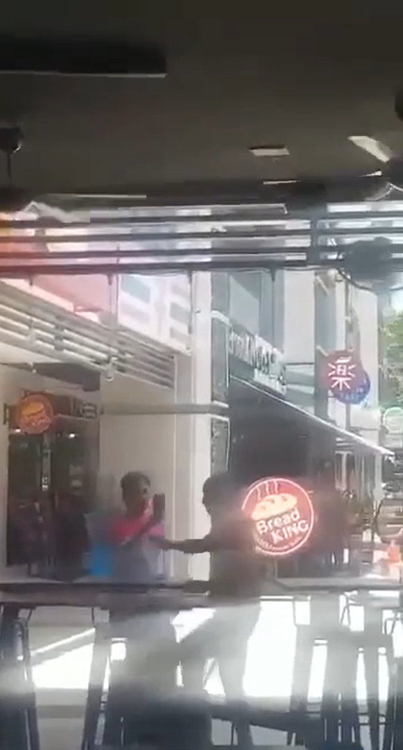 2 men fight with delivery rider who allegedly verbally insulted female staff in penang