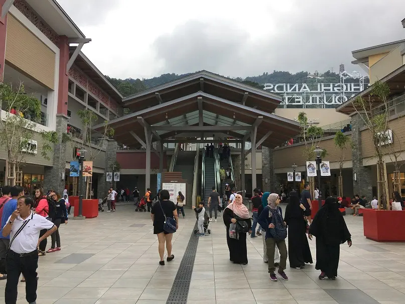 Wow, genting is reopening soon? 8 must-dos only 90s m'sians can relate to | weirdkaya