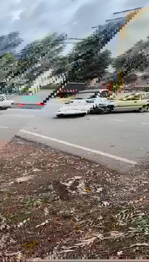 Grand Livina and Corolla in road rage incident
