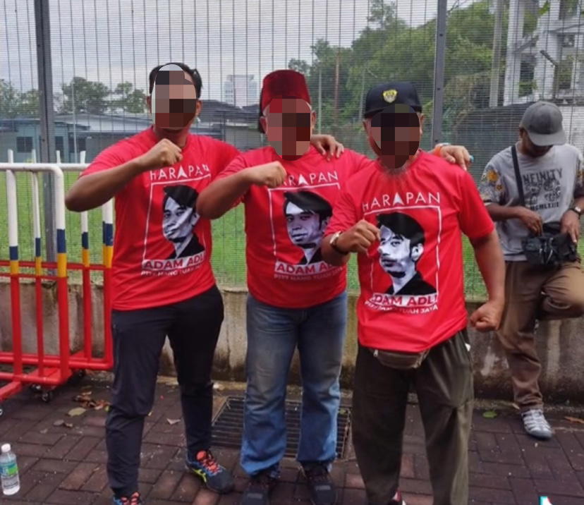 M'sian man joins rallies of different parties & posed with the free t-shirts from the parties