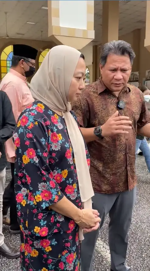 Hannah yeoh visiting masjid al-imam al-ghazali