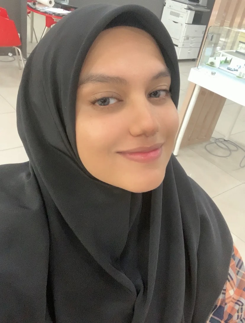 M’sian woman surprises netizens with naturally deep voice without using a voice changer | weirdkaya